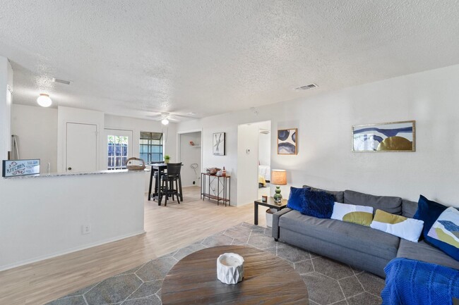 823 Taulbee Ln in Austin, TX - Building Photo - Building Photo