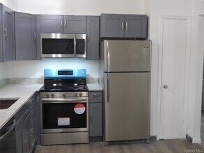 2944 NY-17K, Unit B in Middletown, NY - Building Photo - Building Photo