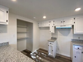 110 Cooper Ave in Bakersfield, CA - Building Photo - Building Photo