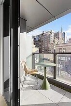 300 W 30th St in New York, NY - Building Photo - Building Photo