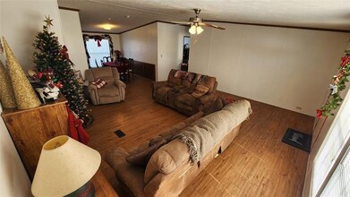 383 Latham Ln in Rhome, TX - Building Photo - Building Photo