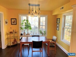 908 Royer Dr in Charlottesville, VA - Foto de edificio - Building Photo