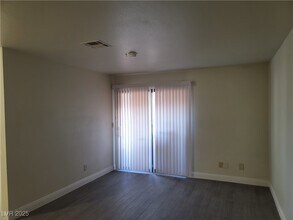 2451 N Rainbow Blvd in Las Vegas, NV - Building Photo - Building Photo