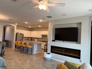 15234 W Latham St in Goodyear, AZ - Building Photo - Building Photo