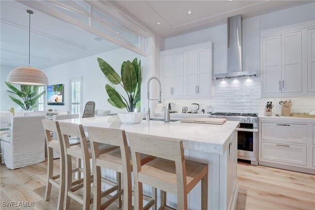 property at 942 9th Ave S