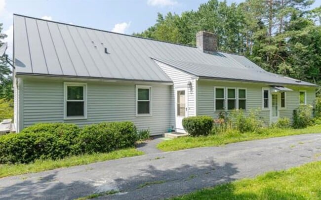 51 Prospect Hill Rd in Walpole, NH - Building Photo - Building Photo