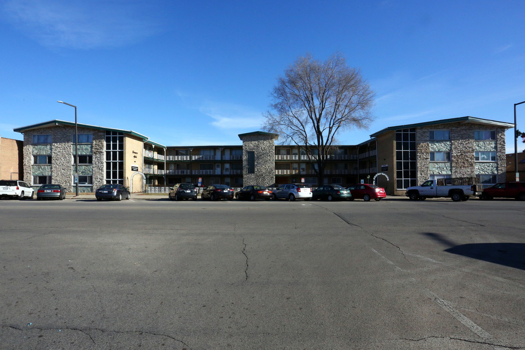 Terrace Apartments in Melrose Park, IL - Building Photo