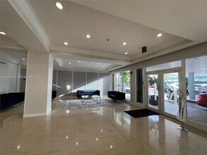 1865 79th Street Causeway, Unit 2L in North Bay Village, FL - Foto de edificio - Building Photo