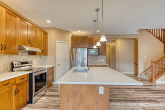 11 Everoak Bay SW in Calgary, AB - Building Photo - Building Photo