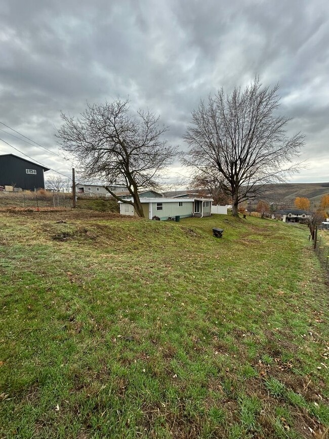 property at 644 SW 37th St