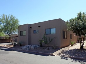 Cortland las Casas in Tucson, AZ - Building Photo - Building Photo