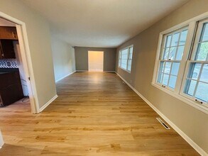 341 Colonial Pl in Wichita, KS - Building Photo - Building Photo