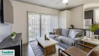 17811 Vail St in Dallas, TX - Building Photo