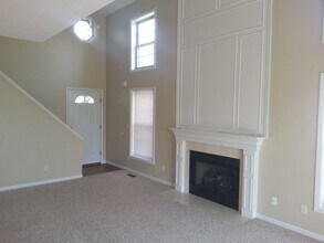 703A Sunflower St in Savoy, IL - Building Photo - Building Photo