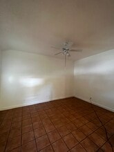 2406 Harris Ave, Unit 2406 in Key West, FL - Foto de edificio - Building Photo