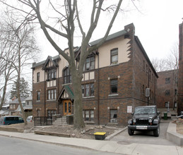 82 Willow Ave in Toronto, ON - Building Photo - Primary Photo