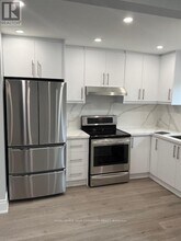 2091 Avenue Rd in Toronto, ON - Building Photo - Building Photo