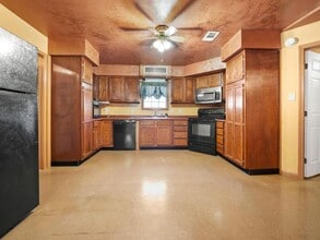 503 N 1st St in Leesville, LA - Building Photo - Building Photo