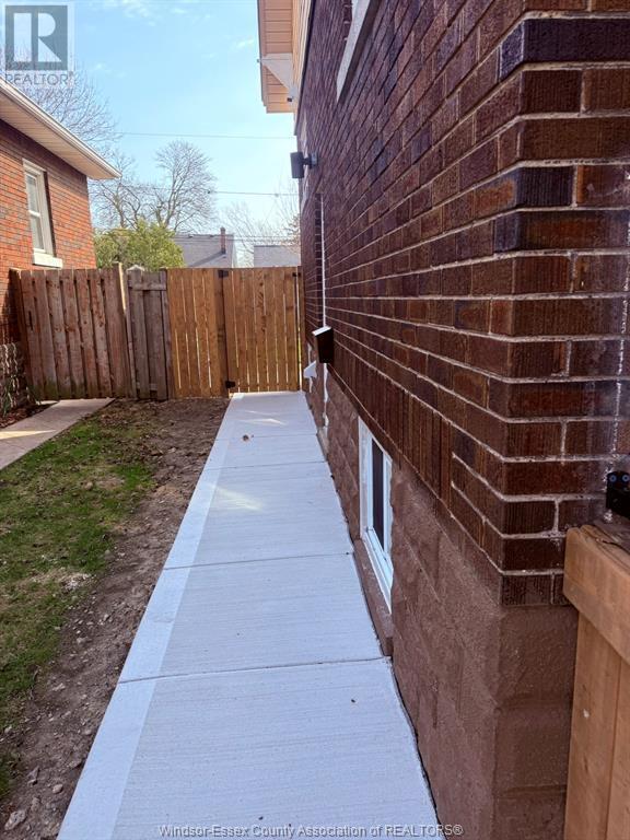 1748 Hall Ave in Windsor, ON - Building Photo - Building Photo