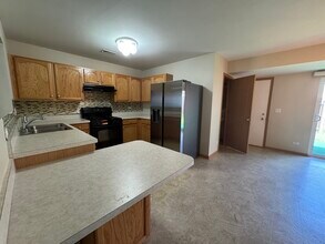 638 Four Seasons Blvd in Aurora, IL - Building Photo - Building Photo