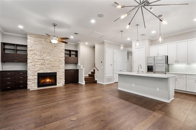 property at 1115 Kinney Ave