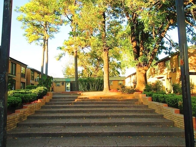 property at 3629 N MacGregor Way