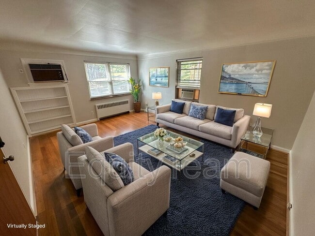 6086 Dryden Ave in Cincinnati, OH - Building Photo - Building Photo