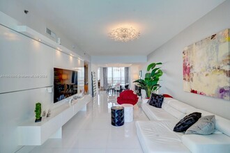 16001 Collins Ave, Unit 2004 in Sunny Isles Beach, FL - Building Photo - Building Photo