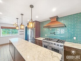 1229 Sandra Cir in Vista, CA - Building Photo