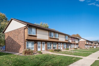 Valley View Townhomes in Onalaska, WI - Building Photo - Building Photo