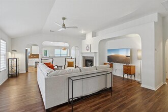 1402 Tumbling River Dr in Leander, TX - Building Photo - Building Photo