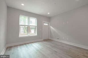 5122 Ranstead St in Philadelphia, PA - Building Photo