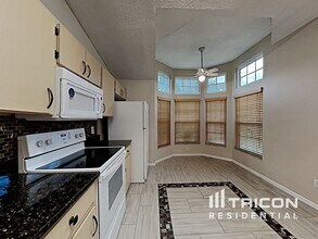 4004 Moreland Dr in Valrico, FL - Building Photo - Building Photo