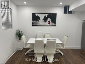 24 Frost St. in Brampton, ON - Building Photo - Building Photo