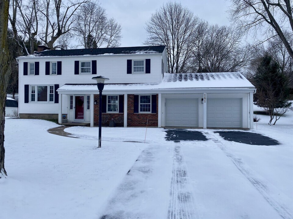 161 Railroad Mills Rd in Pittsford, NY - Building Photo