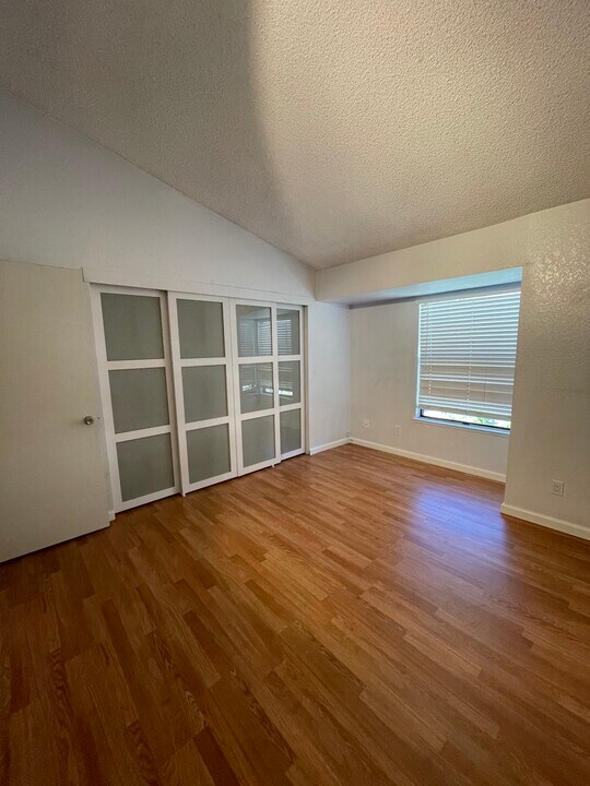 250 Del Verde Cir, Unit 6 in Sacramento, CA - Building Photo
