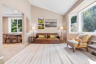 2847 NE 178th St in Lake Forest Park, WA - Building Photo - Building Photo
