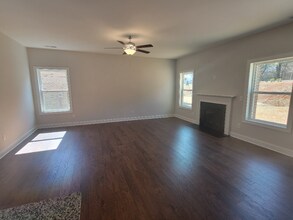 5529 Glad Acres Rd in Lewisville, NC - Foto de edificio - Building Photo