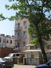 674 56th St in Brooklyn, NY - Building Photo - Building Photo