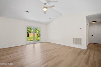 7 Grandiflora Ln in Beaufort, SC - Building Photo - Building Photo