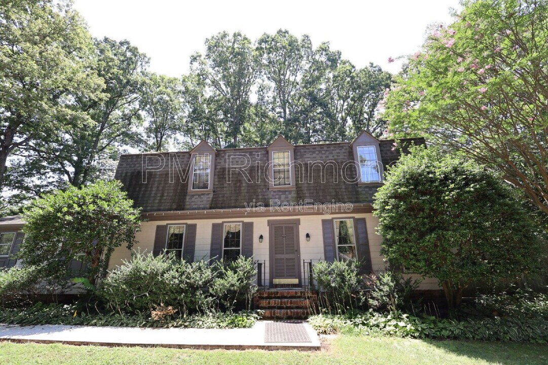 1735 Robindale Rd in Richmond, VA - Building Photo