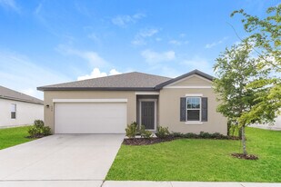 353 Kenilworth Dr in Kissimmee, FL - Building Photo