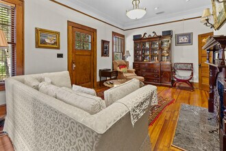 305 NE 4 St in Gainesville, FL - Foto de edificio - Building Photo