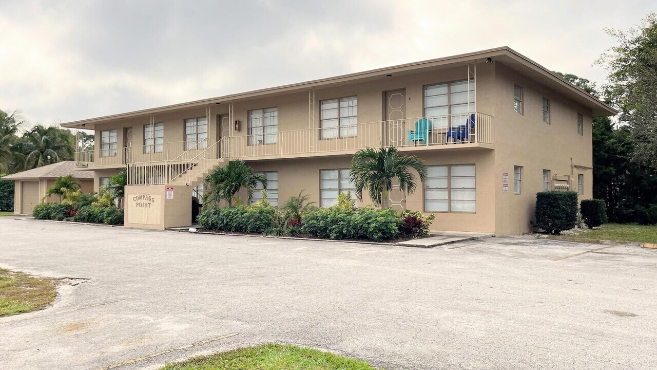 4606 SE Binnacle Way-Unit -3 in Stuart, FL - Foto de edificio