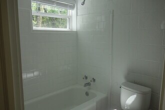 116 Howard Dr, Unit Apt #3 in Charlottesville, VA - Building Photo - Building Photo