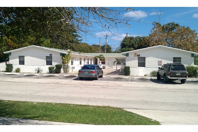 11 SW 6th Ave in Delray Beach, FL - Building Photo