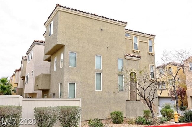 9360 Roping Cowboy Ave in Las Vegas, NV - Building Photo - Building Photo