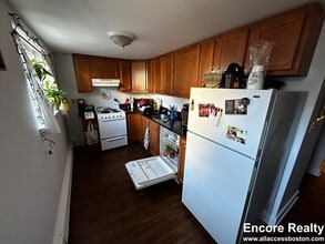 61 Selkirk Rd in Boston, MA - Building Photo - Building Photo