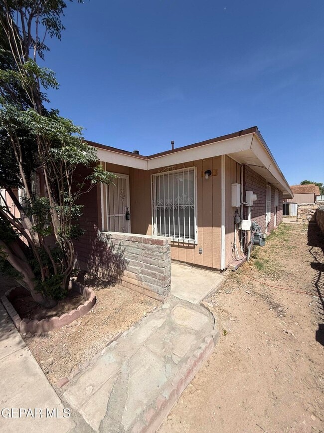 1524 Greg Powers Dr in El Paso, TX - Building Photo - Building Photo