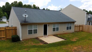 210 Kinnley Ct in Greensboro, NC - Building Photo - Building Photo
